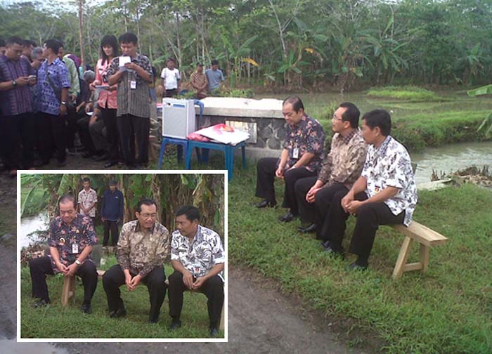 Suswono Kunjungi Petani Korban Banjir di Purworejo